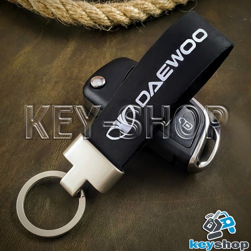 Брелок для авто ключей Daewoo (Дэу) кожаный (черный) с матовой фурнитурой    