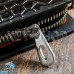 Ключница карманная (черная "змеиная кожа", на молнии, с карабином, с кольцом)